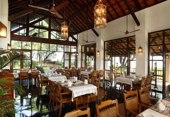 Punnamada Backwater Resort